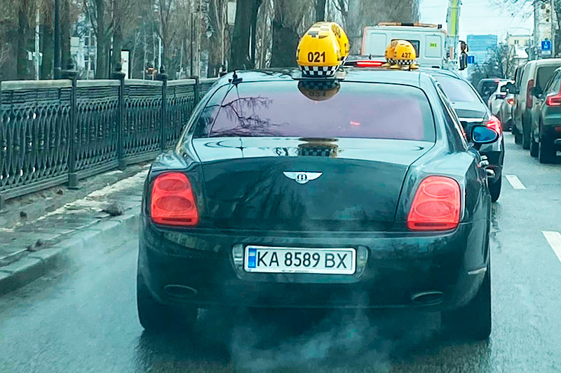 Bentley и Maybach работают в такси Киева: сколько стоит проехаться?