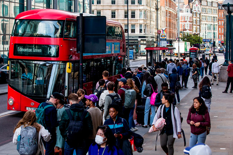 Забастовка транспортников в Лондоне: цены на Uber взлетели, а сервис Bolt рухнул