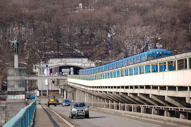 Мост Метро в Киеве перекроют на 22 месяца для ремонта