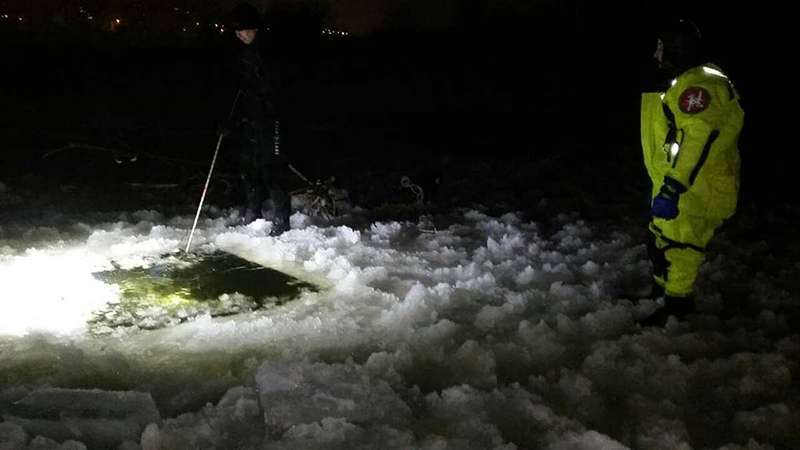В Киеве из воды вытащили тело парня, который пропал месяц назад