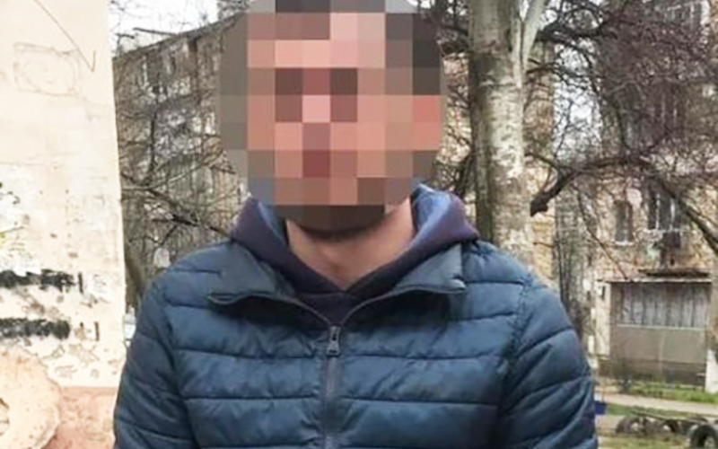 В Одессе «недовольный клиент» угнал такси, выбросив водителя из машины