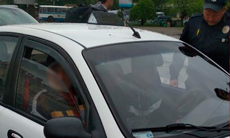 В Херсоне водитель такси «под кайфом» возил пассажиров 