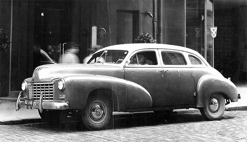 Не отличавшийся особой элегантностью первый послевоенный автомобиль-такси Checker А2. 1948 год