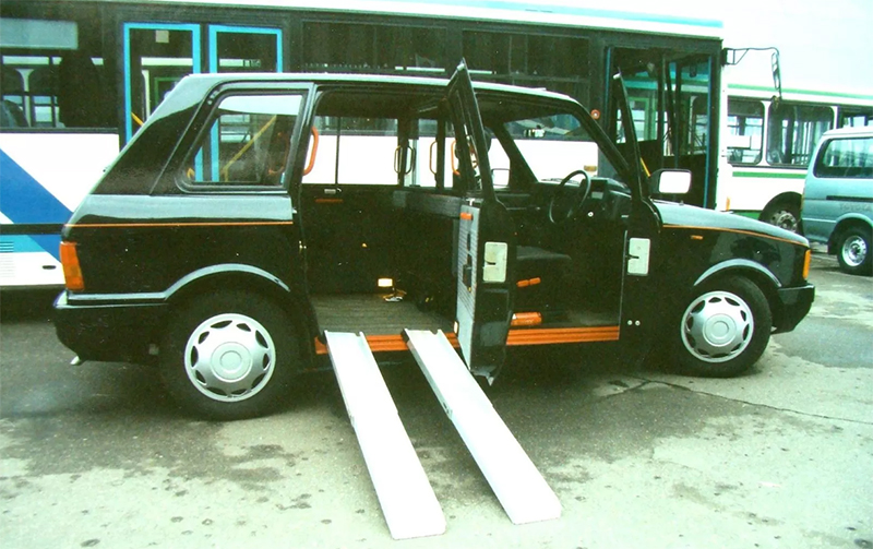 Такси-кэб Metrocab, приобретенный в 1997 году ОАО «Москэб» для обслуживания аэропорта Шереметьево.