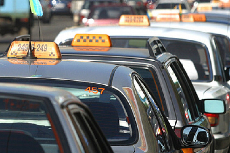 Выехать из тени: что изменит новый законопроект по реформированию рынка такси в Украине