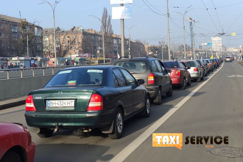 Как прошел автопробег такси в Киеве против агрегаторов Uklon, Uber, Bolt. Фотоотчет