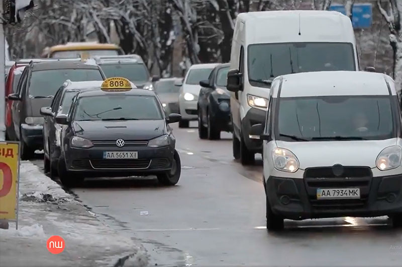 Битва за миллиарды: почему таксисты сражаются за рынок в Украине