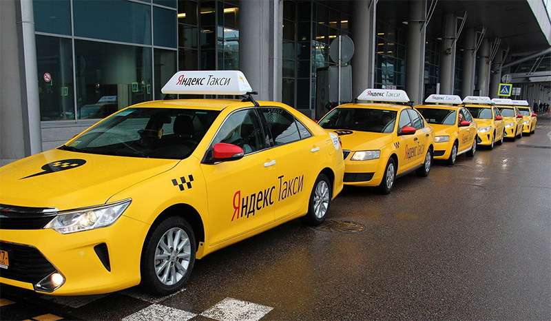 В «Яндекс.Такси» запретили иконы и четки в автомобилях бизнес-класса