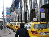 Таксисты Эстонии проводят опрос клиентов о качестве услуг