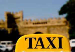 В Баку таксисты провели акцию протеста