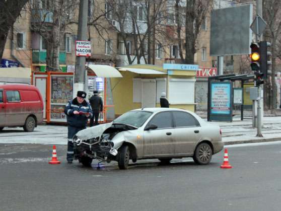 Помошница судьи разбила такси, пострадал водитель. Одесса