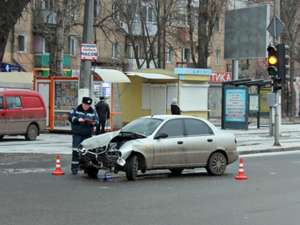 Помощница судьи разбила такси, пострадал водитель. Одесса