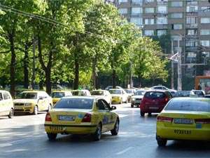 К Евро-2012 в Харькове таксистов переоденут и выдадут терминалы