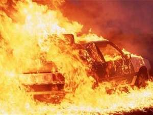 В Херсоне возмущенный таксист подпаливал авто своих конкурентов