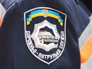 Луганские гаишники остановили такси, в котором находились 3 нелегала