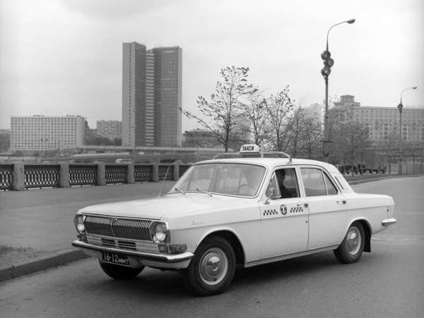 От таксомотора до такси: Как менялось такси в Советском Союзе