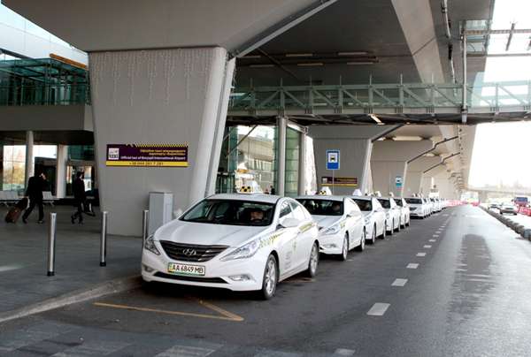 Аэропорт «Борисполь» начал прием заявлений на право аренды пятидесяти автомобилей «Sky Taxi»