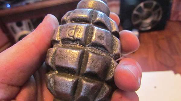 В Дзержинске в салоне такси обнаружили гранату
