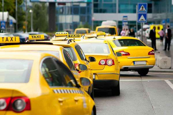 Кризис лишил украинцев дешевого такси