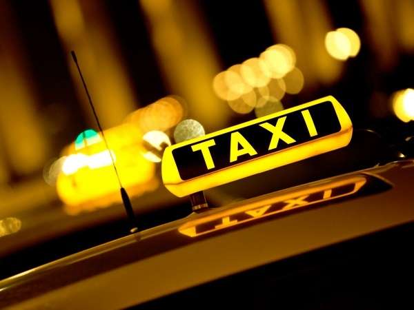 Днепровский горсовет разрабатывает проект-решение о создании КП «Муниципальное такси»