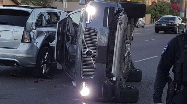 Беспилотник-такси Uber попал в аварию. Компания прекращает эксперимент
