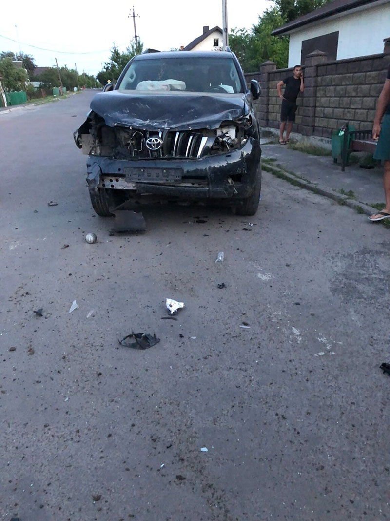 Смертельная авария в Ровенской области: водитель внедорожника раздавил автомобиль такси (фото)
