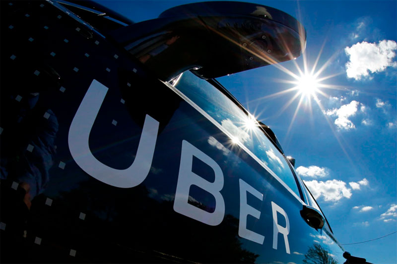 Суд Бельгії відмовився визнати, що водій Uber є найманим працівником