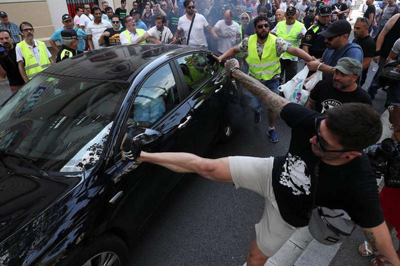 Uber ушел из Барселоны из-за новых правил для такси