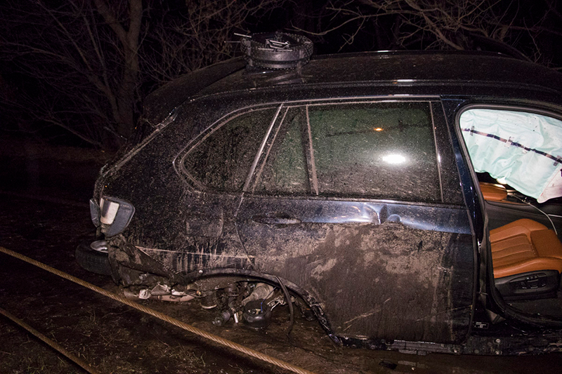 В Киеве BMW X5 уничтожил такси Lanos: пассажир сгорел в автомобиле