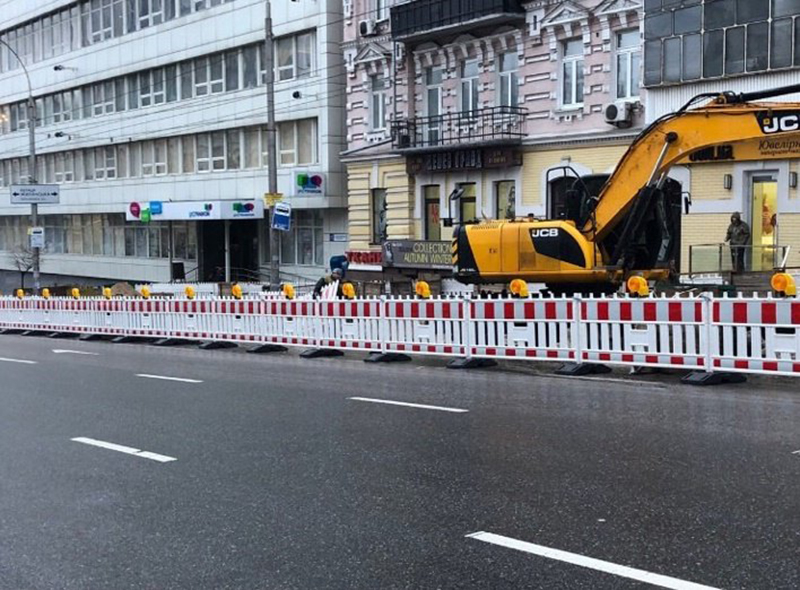 В Киеве вводят единый стандарт дорожных ограждений