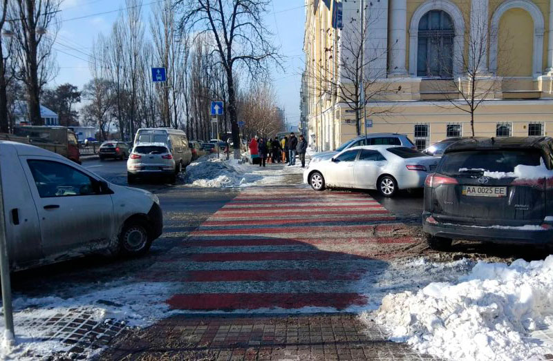 Куда жаловаться на нарушение правил парковки в Киеве: инструкция