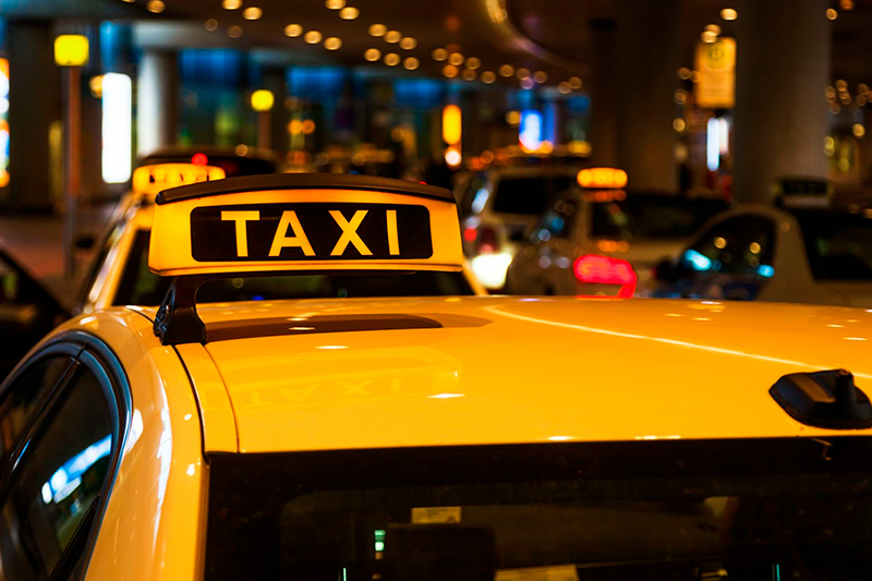 «Зарплата в такси» - кто и сколько предлагает водителю в Украине