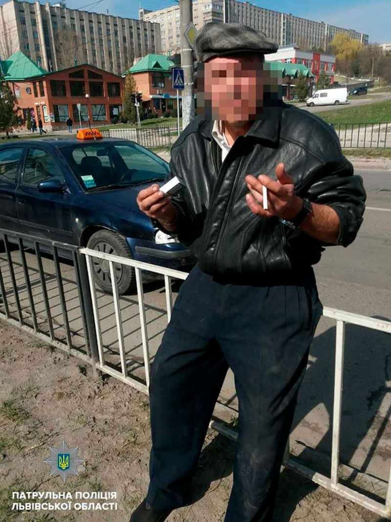 Во Львове задержали таксиста, уровень алкоголя в крови которого в 15 раз превышал норму