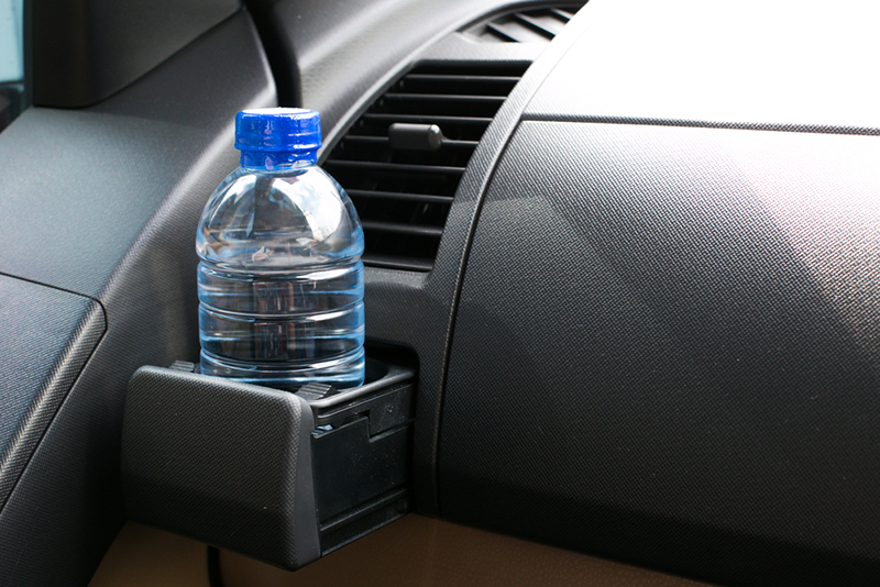 ТОП-12 вещей, которые нельзя оставлять в машине в жару