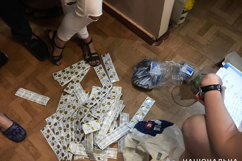 Таксисты направляли клиентов на адреса, где их ждали девушки: разоблачение сети борделей в Николаеве