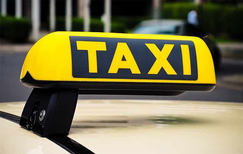 Какие дополнительные услуги такси можно использовать пассажиру, кроме поездок?