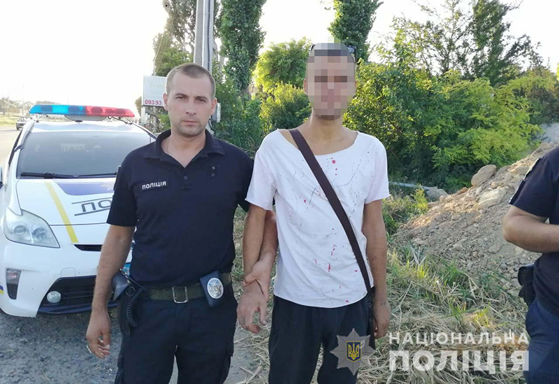 Под Одессой мужчина разъезжал на такси с ручной гранатой (видео)