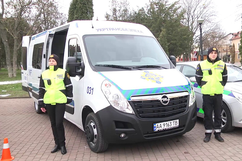 Введен новый штраф за не остановку авто по требованию работников Укртрансбезопасности