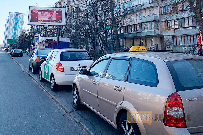 Карантин в Киеве: такси радует, бомжи пугают, легкомыслия хватает
