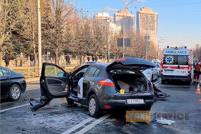 В Киеве такси Bolt разбилось вдребезги: погибла пассажирка, водитель госпитализирован
