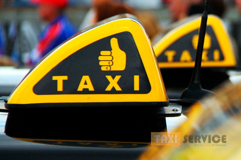Таксисты в Запорожье оборудуют авто защитными перегородками против коронавируса (видео)