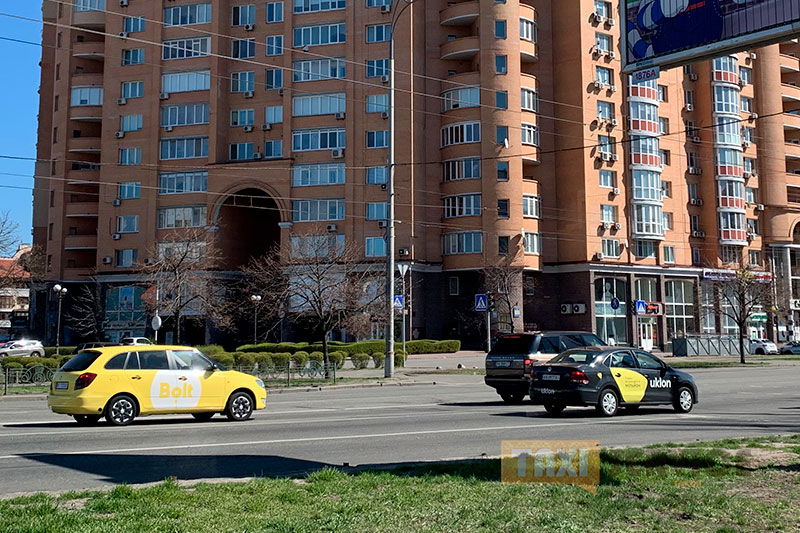 Агрегатор-такси: чем недовольны водители и как убивается рынок такси в Украине - Такси Сервис