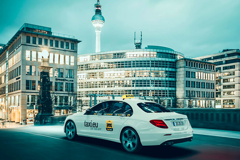 В Германии из-за пандемии могут потерять работу 80 тысяч водителей такси