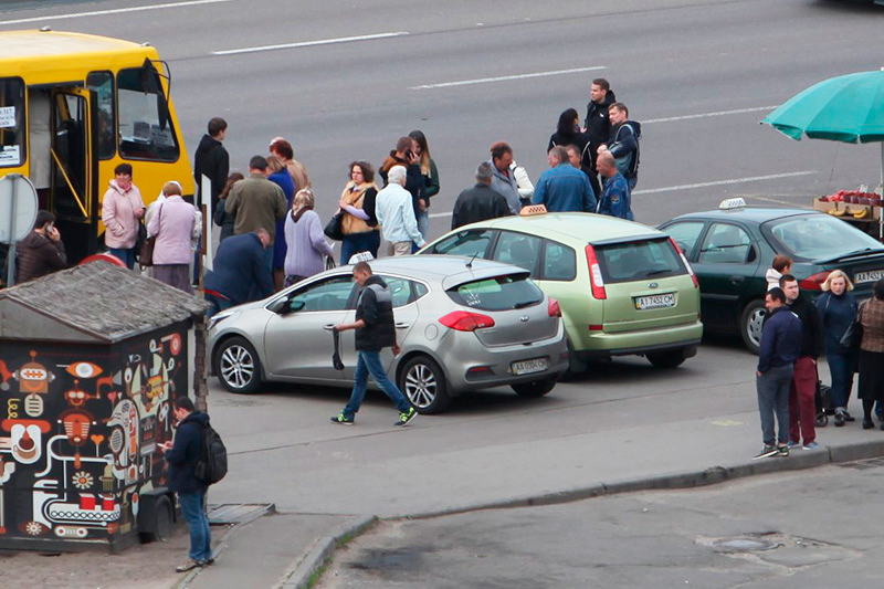 Почему водители такси в Украине не всегда соблюдают правила дорожного движения? Новости Такси Сервис, Украина
