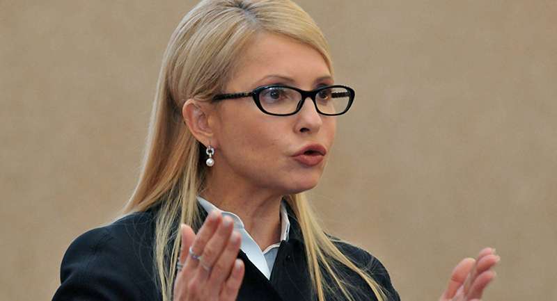 Тимошенко предложила разработать альтернативный законопроект о службах такси в Украине