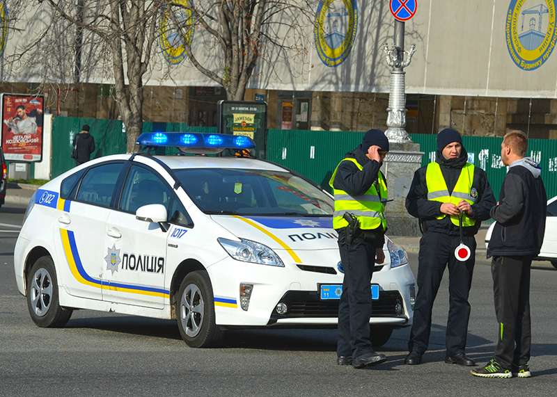 Легализация водителей такси: в Харькове службы такси пугают штрафами