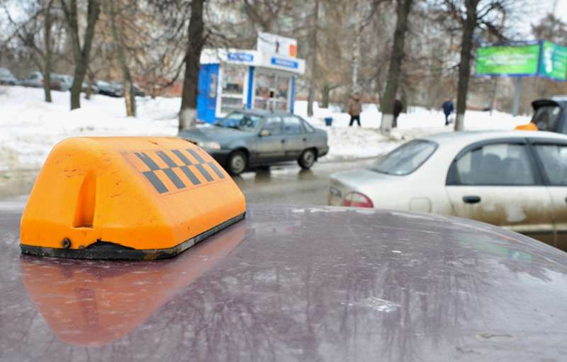 С Соломенки в Борисполь - 1800 грн: UBER из-за снегопада устанавливает заоблачные цены