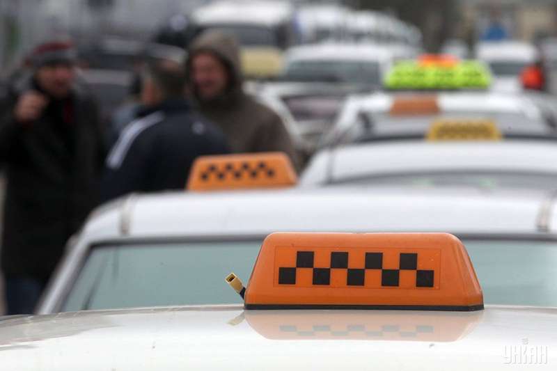 В Черкасской области оштрафовали таксистов-нелегалов