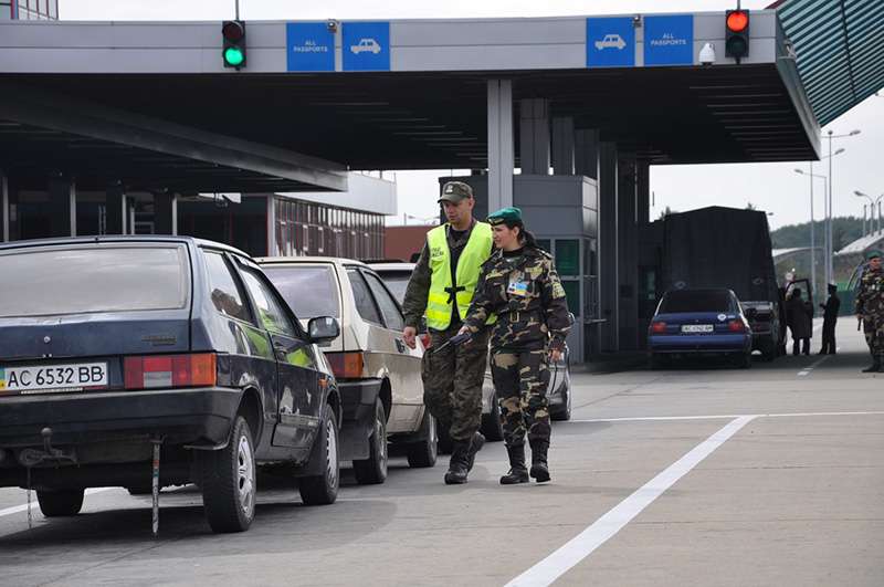 Кто кроме полиции может остановить авто для проверки во время военного положения