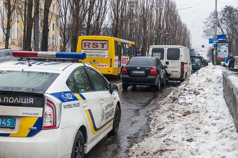 В центре Киева автомобиль Uklon попал в ДТП